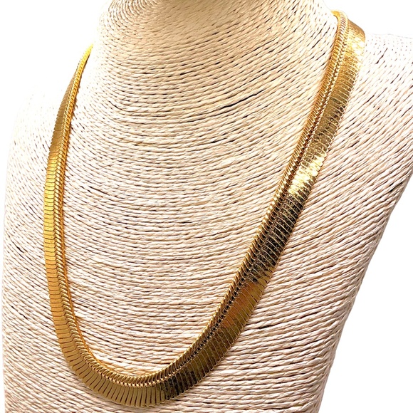 Vintage NAPIER Gold-Tone Herringbone Chain Necklace 19” - Picture 2 of 3